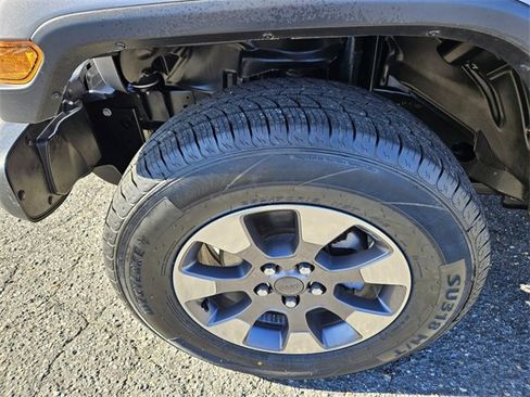 Used 2020 Jeep Wrangler Unlimited Sahara w/ Cold Weather Group image 18