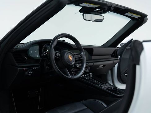 Used 2022 Porsche 911 Carrera GTS RWD image 16
