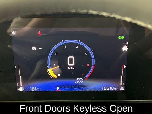 Used 2025 Chevrolet Trax LT w/ LT Convenience Package image 11