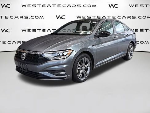 Used 2021 Volkswagen Jetta R-Line w/ R-Line Cold Weather Package FWD image 1