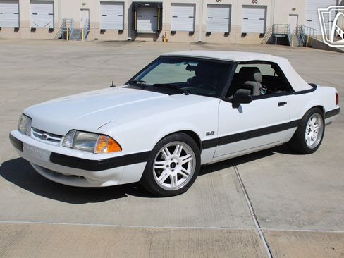 Used 1989 Ford Mustang LX RWD image 13