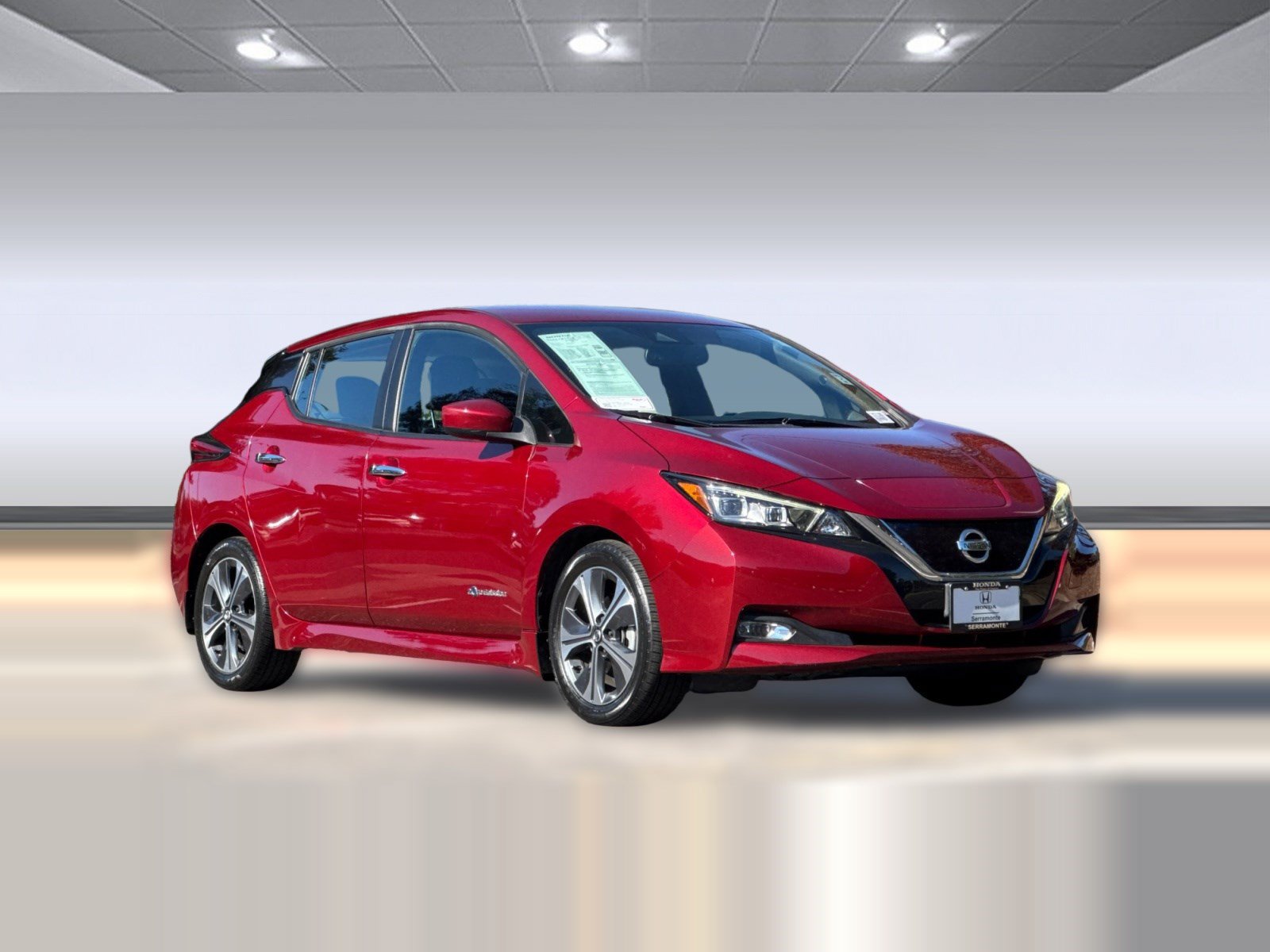 Used 2018 Nissan Leaf SV w/ SV Technology Package FWD image 6