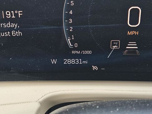 Used 2024 Cadillac XT4 Luxury w/ Cold Weather Package FWD image 24