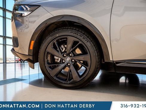 Used 2023 Buick Envision Essence w/ Sport Touring Package AWD/4WD image 38