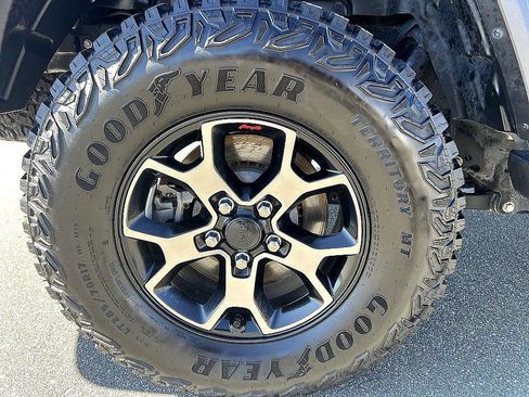 Used 2020 Jeep Gladiator Overland w/ Popular Equipment Package image 11