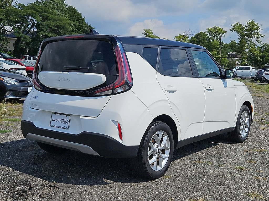 Used 2023 Kia Soul S FWD image 7