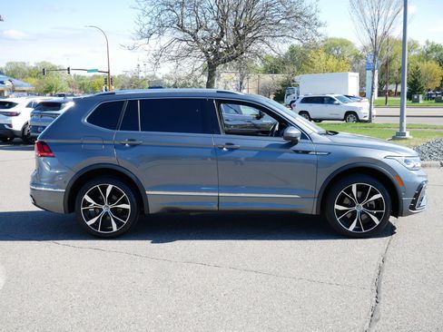 Used 2024 Volkswagen Tiguan SEL R-Line w/ MDO Package, Two-Row AWD/4WD image 8
