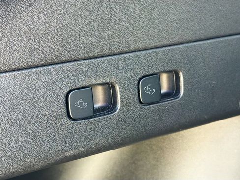 Used 2021 Tesla Model Y Performance image 13