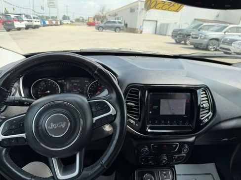 Used 2018 Jeep Compass Limited w/ Navigation Group AWD/4WD image 9