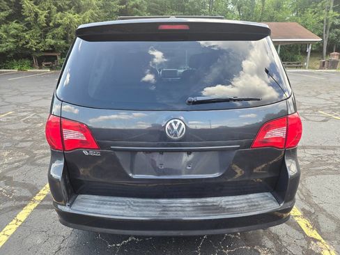 Used 2011 Volkswagen Routan SEL image 8