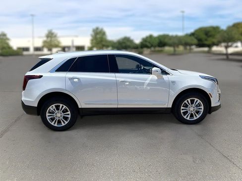 New 2025 Cadillac XT5 Luxury w/ LPO, Floor Liner Package image 8