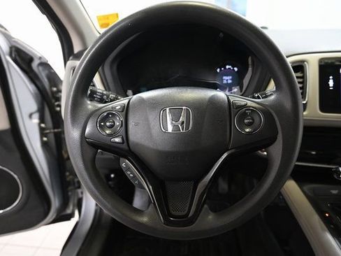 Used 2017 Honda HR-V EX image 4
