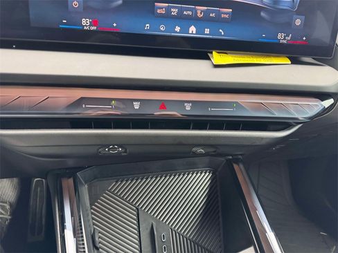 Certified 2025 BMW X3 xDrive30i w/ Premium Package image 14