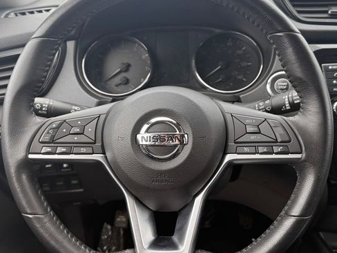 Used 2019 Nissan Rogue SV AWD/4WD image 18