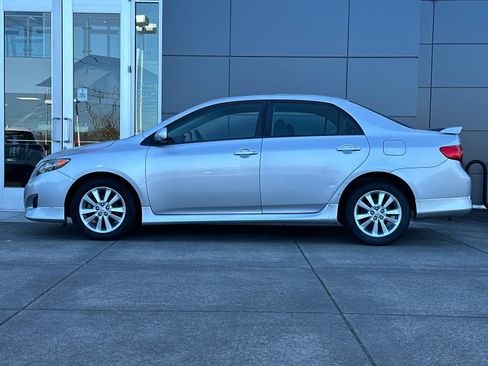 Used 2010 Toyota Corolla S image 6