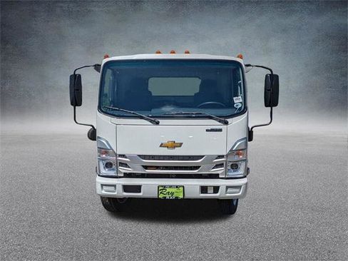 New 2025 Chevrolet Low Cab Forward image 9