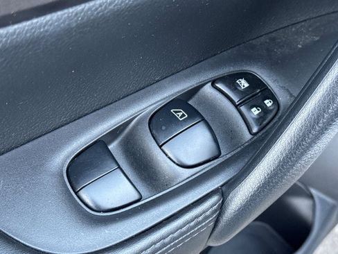 Certified 2022 Nissan Rogue Sport S image 13