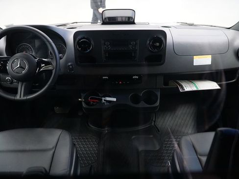 New 2025 Mercedes-Benz Sprinter 2500 image 10