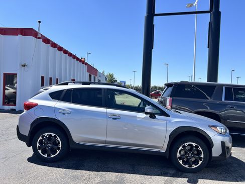 Used 2023 Subaru Crosstrek 2.0i Premium AWD/4WD image 6