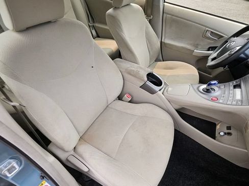 Used 2014 Toyota Prius Two FWD image 17