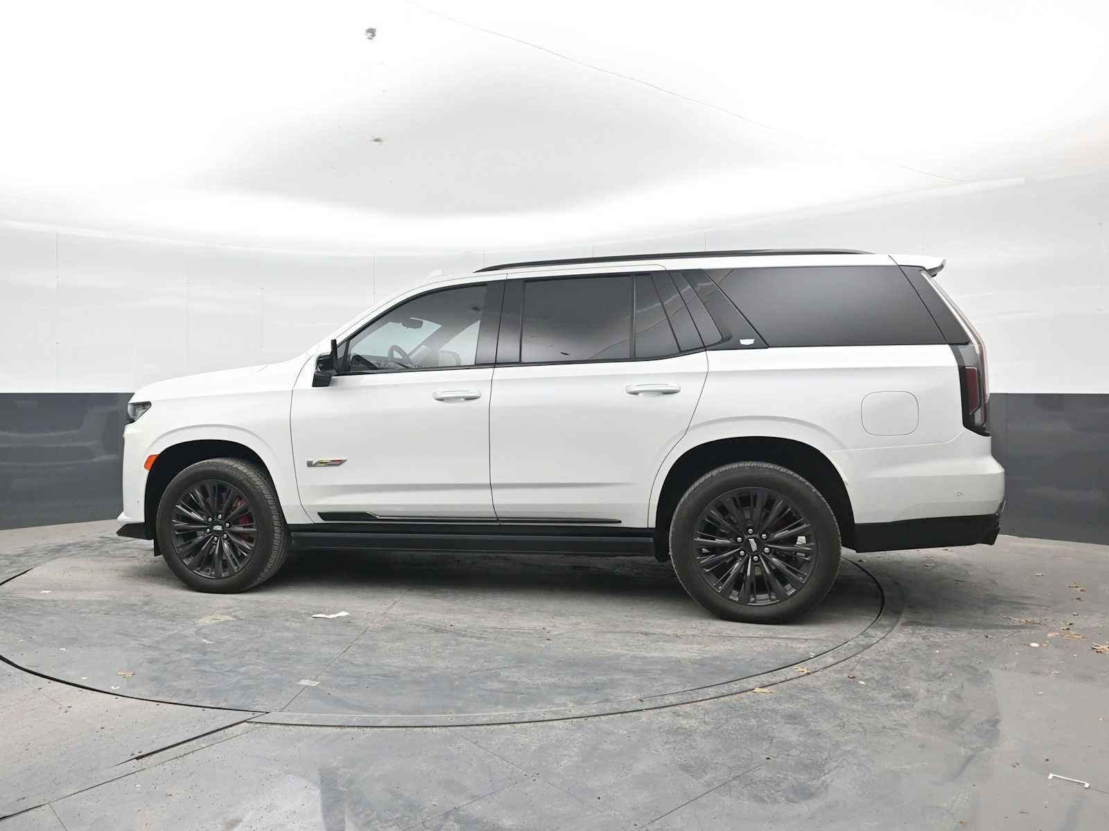 Used 2024 Cadillac Escalade V w/ LPO, ONYX Package AWD/4WD image 2