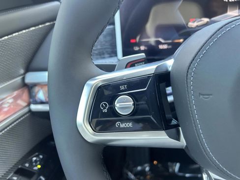 Used 2025 BMW i7 xDrive60 image 11