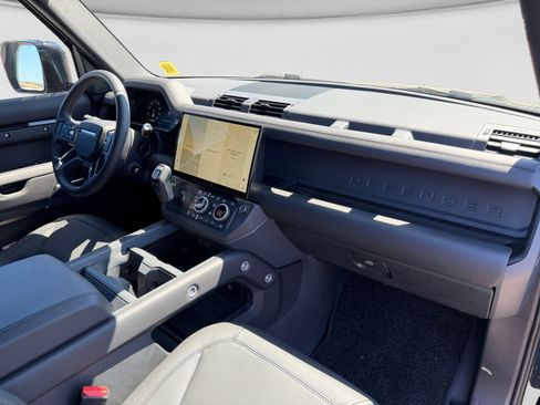 New 2026 Land Rover Defender 130 X-Dynamic SE AWD/4WD image 23