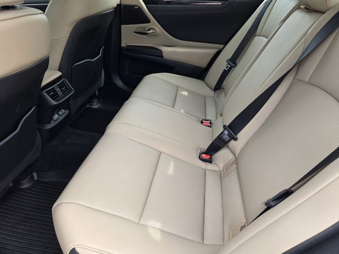 Used 2021 Lexus ES 300h w/ Premium Package FWD image 10