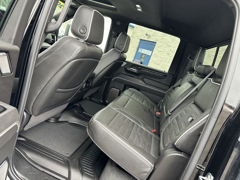 Used 2024 GMC Sierra 2500 AT4X image 10