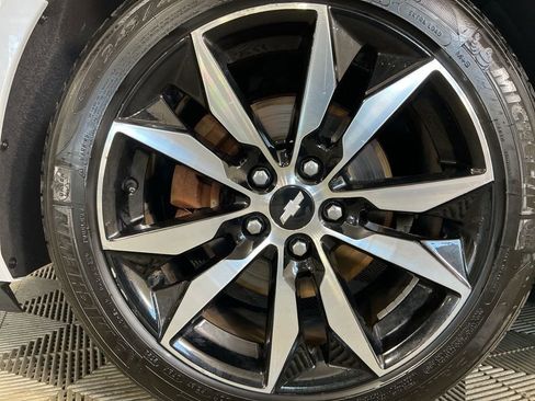 Used 2017 Chevrolet Malibu LT w/ Leather Package FWD image 11