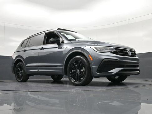Used 2022 Volkswagen Tiguan SE R-Line FWD image 21