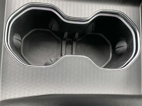 Used 2023 Jeep Grand Cherokee L Laredo image 23