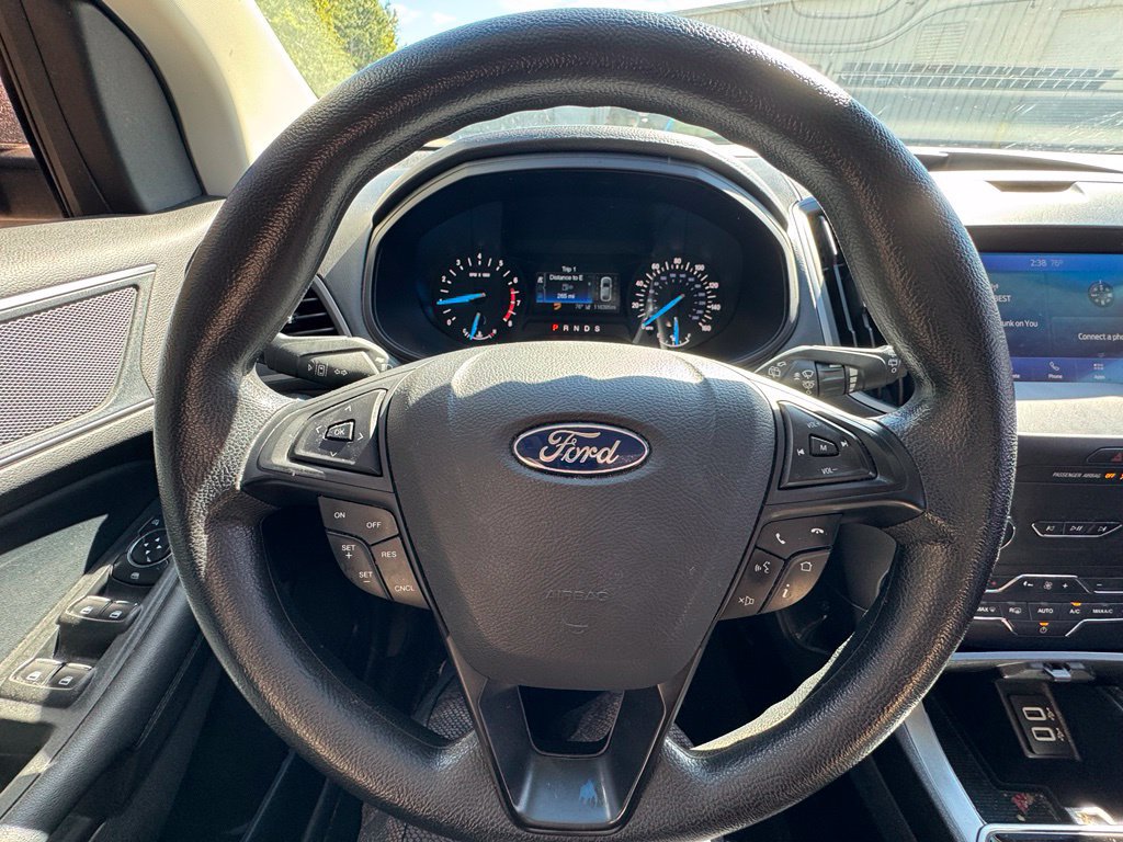 Used 2020 Ford Edge SE FWD image 17