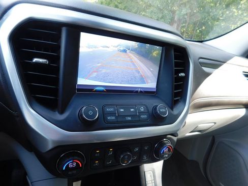 Used 2017 GMC Acadia SLT FWD image 4
