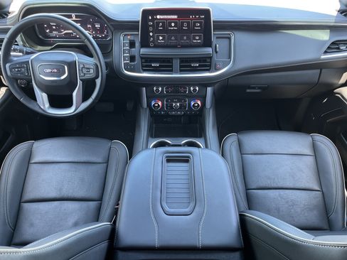 Used 2023 GMC Yukon SLT w/ SLT Premium Package RWD image 3
