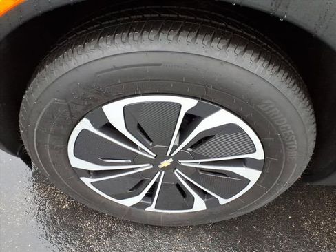 Used 2024 Chevrolet Blazer EV LT image 13