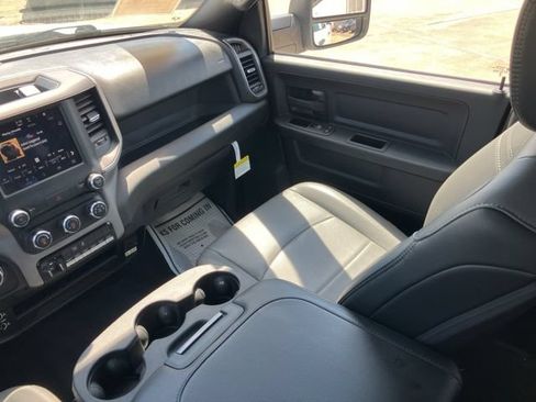 Used 2024 RAM 2500 Tradesman w/ Chrome Appearance Group AWD/4WD image 16