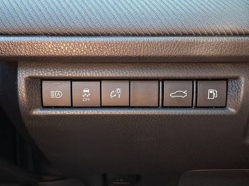 Used 2025 Toyota Camry SE FWD image 25