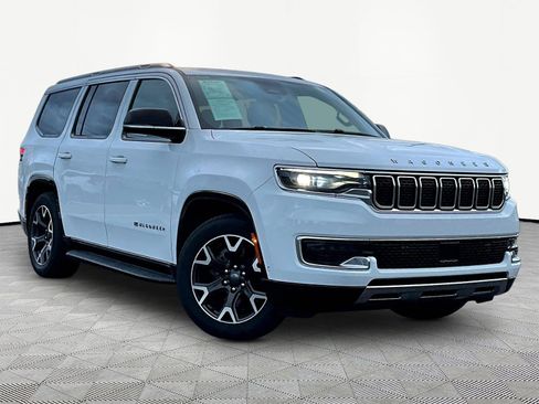 Used 2024 Jeep Wagoneer Series III w/ Flexible Seating Group AWD/4WD image 3