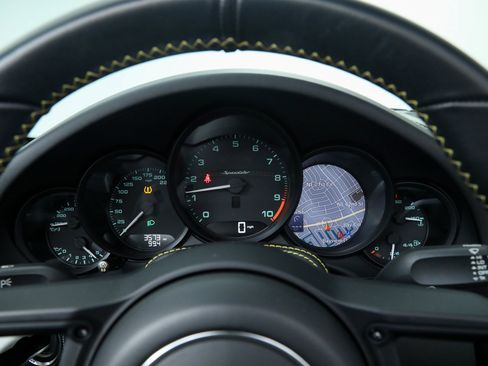 Used 2019 Porsche 911 Speedster RWD image 32
