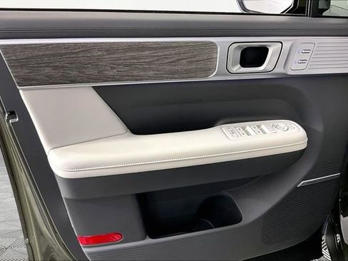 Used 2025 Hyundai Santa Fe Limited FWD image 19