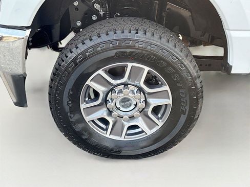 Used 2023 Ford F250 Lariat w/ Chrome Package AWD/4WD image 32