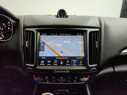 Used 2020 Maserati Levante AWD/4WD image 21