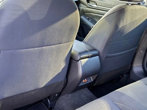 Used 2025 Nissan Altima 2.5 SV image 25