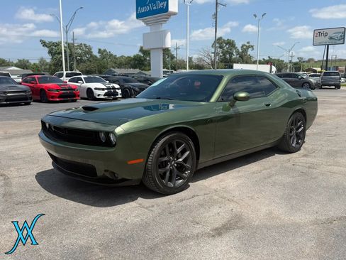 Used 2023 Dodge Challenger R/T w/ Plus Package RWD image 3
