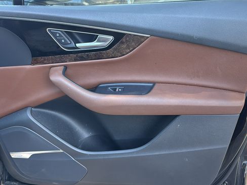 Used 2017 Audi Q7 3.0T Prestige w/ Prestige Package image 31