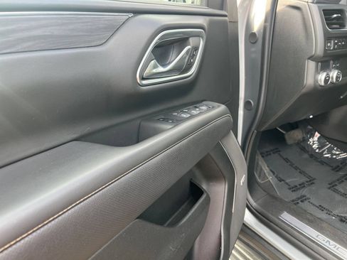 Used 2024 GMC Yukon SLT RWD image 18