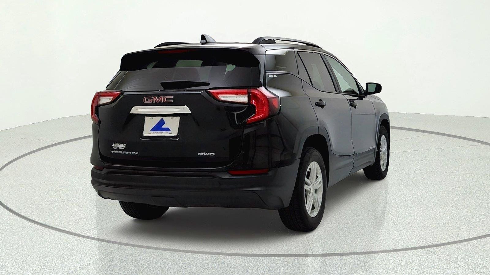 Used 2023 GMC Terrain SLE w/ Driver Convenience Package AWD/4WD image 6