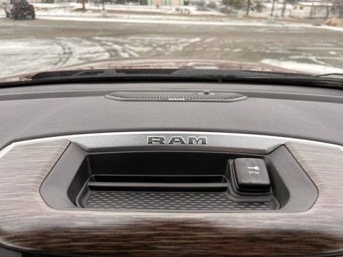 Used 2019 RAM 1500 Laramie image 17