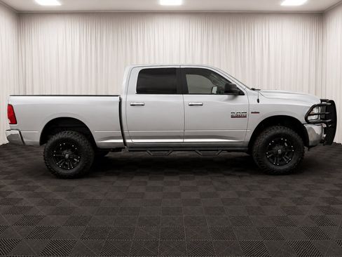 Used 2018 RAM 2500 SLT AWD/4WD image 2